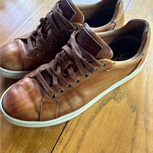 Magnanni Brown Leather Sneakers Classic Low-Top Design